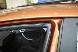 2013款福特嘉年华两厢1.5L自动品尚型
