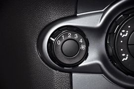 2013款福特嘉年华两厢1.5L自动品尚型
