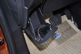 2013款福特嘉年华两厢1.5L自动品尚型