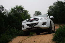 2013款全球鹰GX7对比哈弗H6