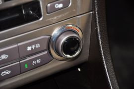 2013款比亚迪思锐1.5TID自动尊贵型