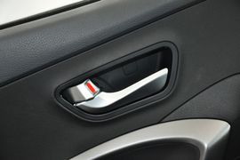 2013款现代全新胜达2.4GL自动前驱舒适型