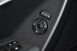 2013款现代全新胜达2.4GL自动前驱舒适型