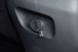 2013款现代全新胜达2.4GL自动前驱舒适型