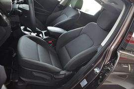2013款现代全新胜达2.4GL自动前驱舒适型
