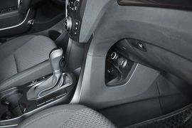2013款现代全新胜达2.4GL自动前驱舒适型