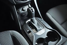 2013款现代全新胜达2.4GL自动前驱舒适型