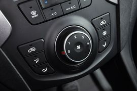2013款现代全新胜达2.4GL自动前驱舒适型