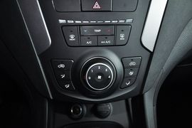 2013款现代全新胜达2.4GL自动前驱舒适型