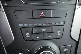 2013款现代全新胜达2.4GL自动前驱舒适型