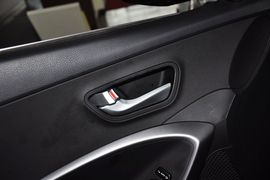 2013款现代全新胜达2.4GL自动四驱舒适型