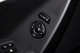 2013款现代全新胜达2.4GL自动四驱舒适型