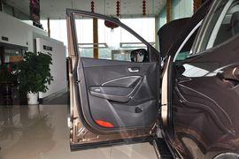 2013款现代全新胜达2.4GL自动四驱舒适型
