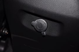 2013款现代全新胜达2.4GL自动四驱舒适型
