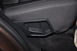 2013款现代全新胜达2.4GL自动四驱舒适型