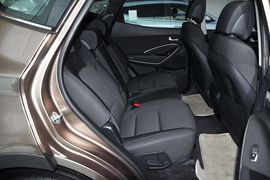 2013款现代全新胜达2.4GL自动四驱舒适型