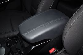 2013款现代全新胜达2.4GL自动四驱舒适型