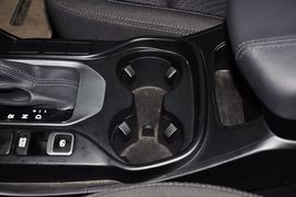 2013款现代全新胜达2.4GL自动四驱舒适型