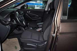 2013款现代全新胜达2.4GL自动四驱舒适型