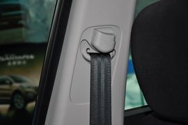 2013款现代全新胜达2.4GL自动四驱舒适型