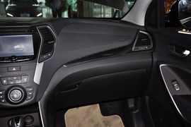 2013款现代全新胜达2.4GL自动四驱舒适型