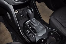 2013款现代全新胜达2.4GL自动四驱舒适型