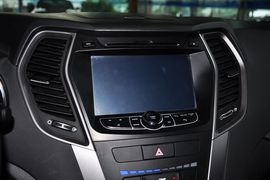 2013款现代全新胜达2.4GL自动四驱舒适型
