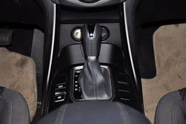 2013款现代全新胜达2.4GL自动四驱舒适型