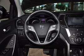2013款现代全新胜达2.4GL自动四驱舒适型