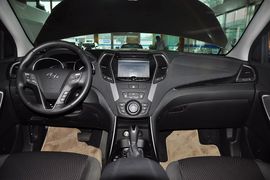 2013款现代全新胜达2.4GL自动四驱舒适型