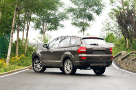 2013款华泰宝利格对比江淮瑞风S5/陆风X5