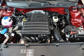 2013款大众朗行1.6L手动风尚型