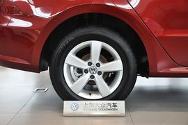 2013款大众朗行1.6L手动风尚型