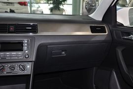 2013款大众全新桑塔纳1.4L手动舒适版