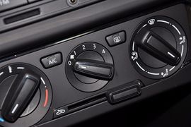2013款大众全新桑塔纳1.4L手动舒适版