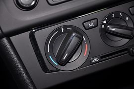2013款大众全新桑塔纳1.4L手动舒适版