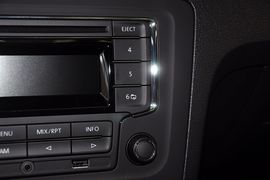2013款大众全新桑塔纳1.4L手动舒适版