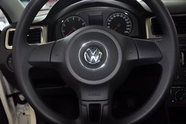 2013款大众全新桑塔纳1.4L手动舒适版