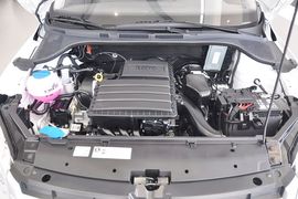 2013款大众全新桑塔纳1.6L手动风尚版