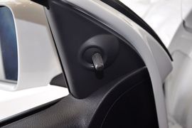 2013款大众全新桑塔纳1.6L手动风尚版