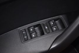 2013款大众全新桑塔纳1.6L手动风尚版