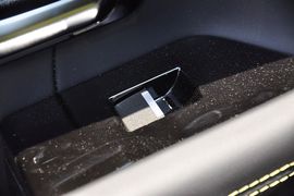2013款路虎揽胜极光2.0T熠动限量版