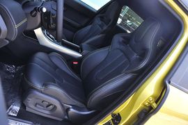2013款路虎揽胜极光2.0T熠动限量版