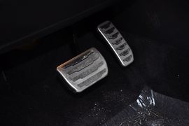 2013款路虎揽胜极光2.0T熠动限量版