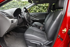 2012款众泰Z300对比海马M3文章配图
