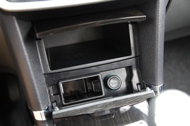2012款众泰Z300对比海马M3文章配图