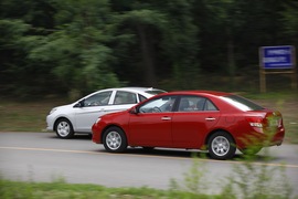 2012款众泰Z300对比海马M3文章配图