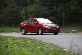 2012款众泰Z300对比海马M3文章配图