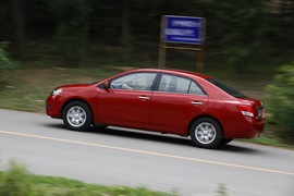 2012款众泰Z300对比海马M3文章配图