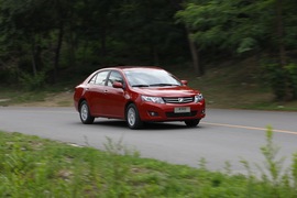 2012款众泰Z300对比海马M3文章配图